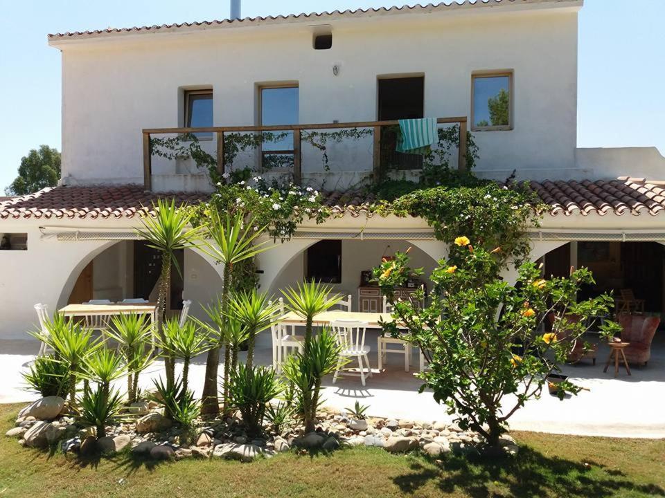 Bed and Breakfast Casa Namaste Porto Columbu - Perd'E Sali Esterno foto